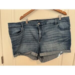 Womans Old Navy Mid-Rise jean shorts plus size 22